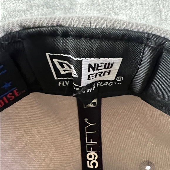 Gray and Black New Era Baseball Cap with Red Sox logo - Picture 4 of 11